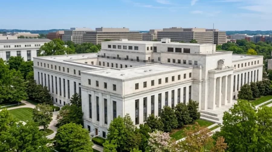 How the Federal Reserve Controls Interest Rates: A Masterclass in Monetary Policy